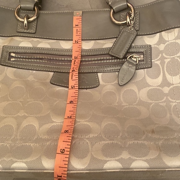 JUST REDUCED $$ Beautiful gray authentic Coach handbag - Picture 6 of 7